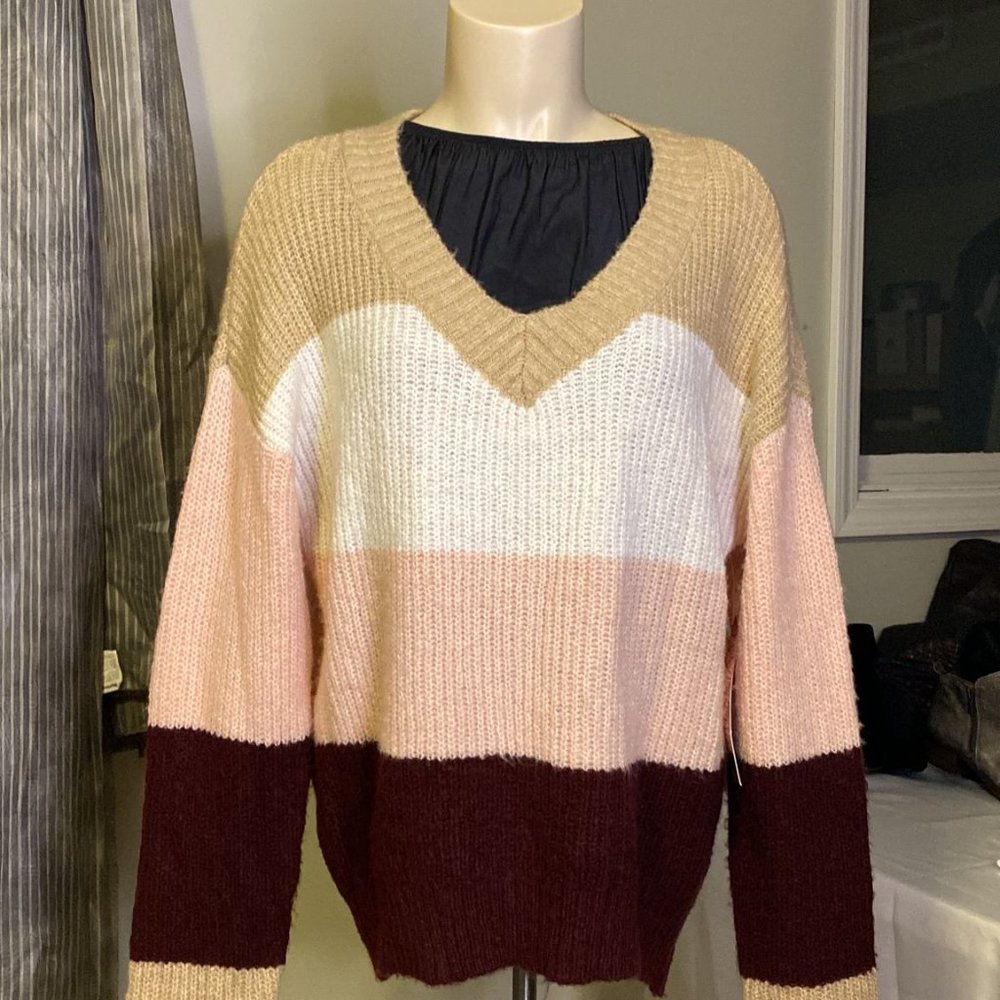Almost Famous sweaters - Picture 2 of 4